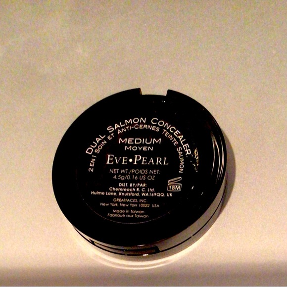 EVE PEARL Dual Salmon Concealer - Picture 2 of 3